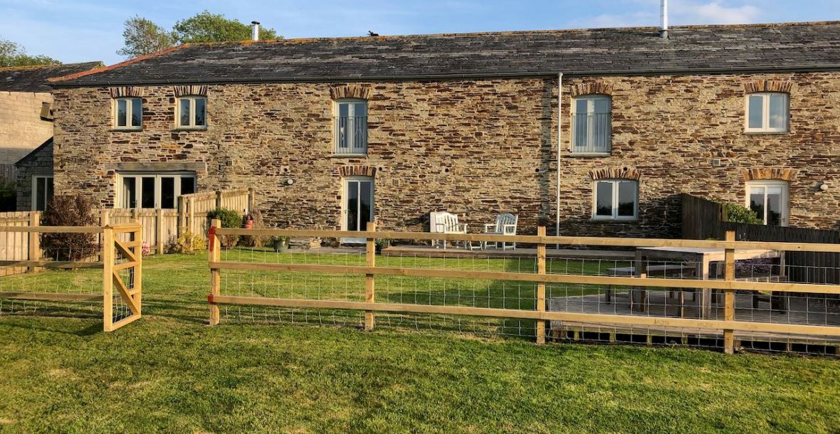 Spacious Rear Garden & Paddock